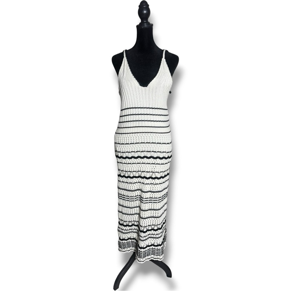 Vero Moda Cream and Black Horizontal Stripe Sleeveless V-Neck Knit Midi Dress - Picture 5 of 16